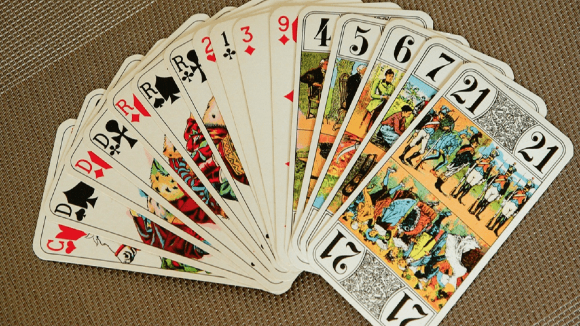 Consulta de Tarot: Funciona? É melhor online ou presencial?